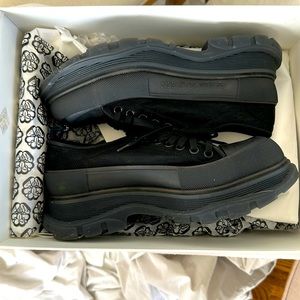 Barely worn with box men’s Alexander McQueen "Slick Tread" Sneakers 43 US 10